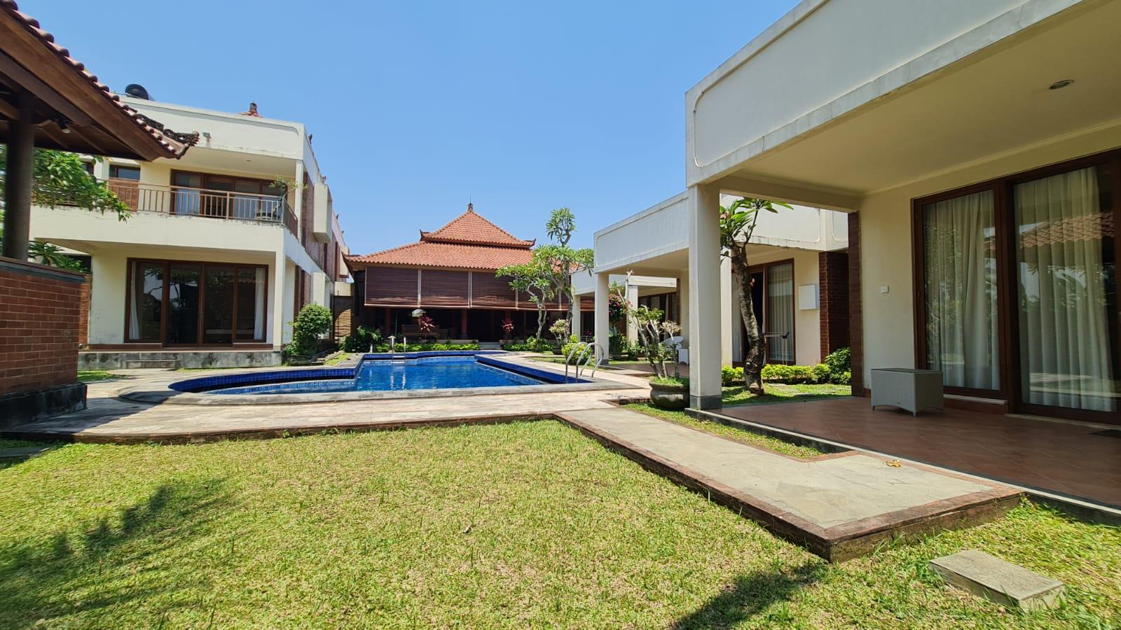 Massive Villa di Ubud Ginyar - 2