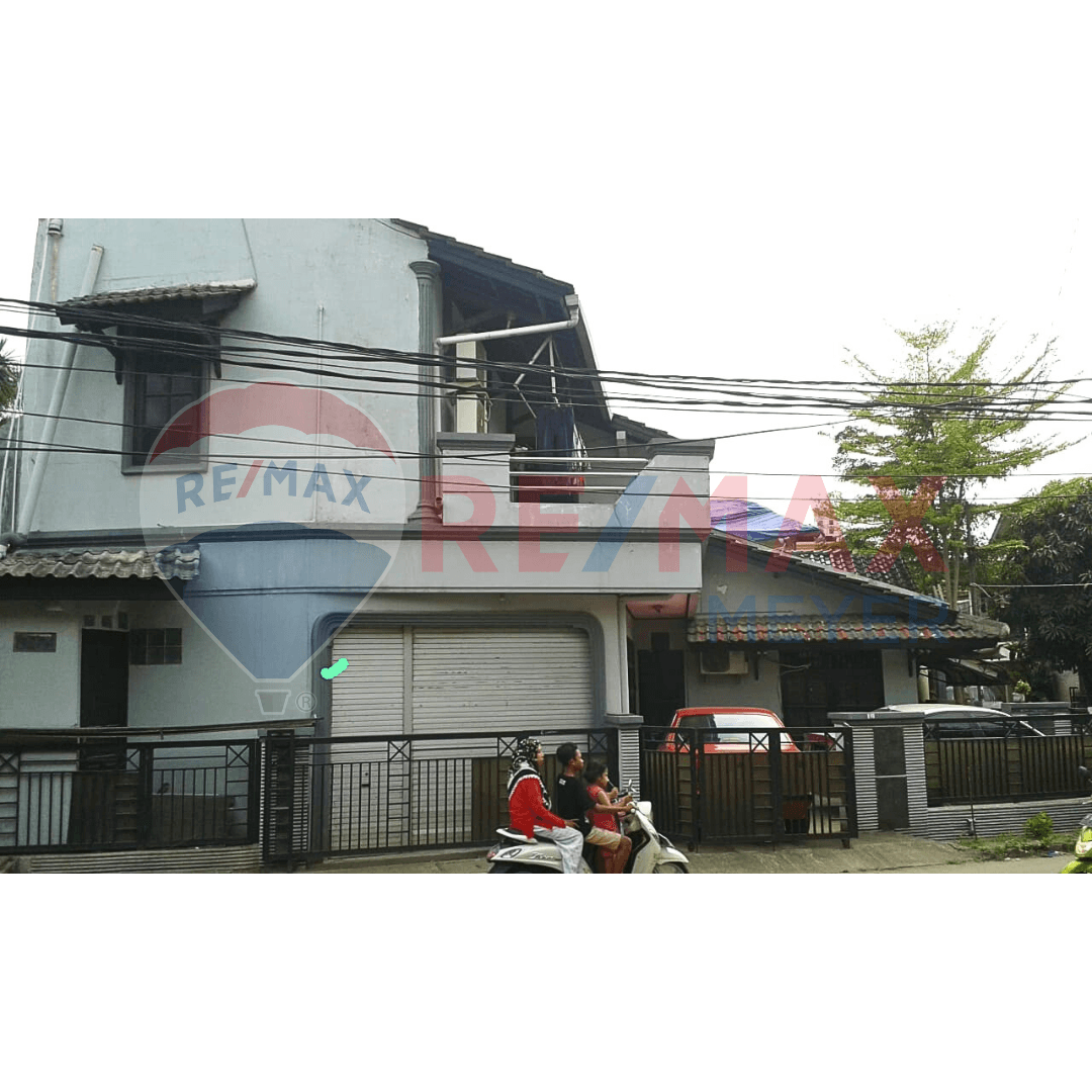 DIJUAL Rumah Luas di Villa Mutiara, Tangerang - 1