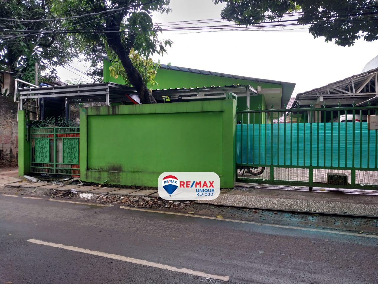 Jarang Ada di Area Ini! Rumah Luas di Pinggir Jalan Makasar Jakarta Timur - 2