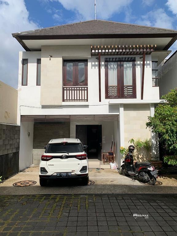 Villa with One Gate System For Sale, Kuta Area - 0