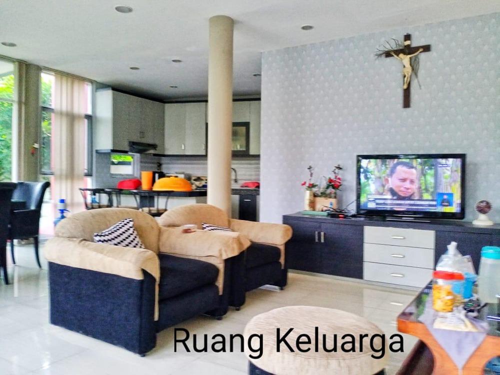 Dijual Rumah 2 Lantai Furnished di Bsd Bukit Golf Terrace, Tangerang - 1
