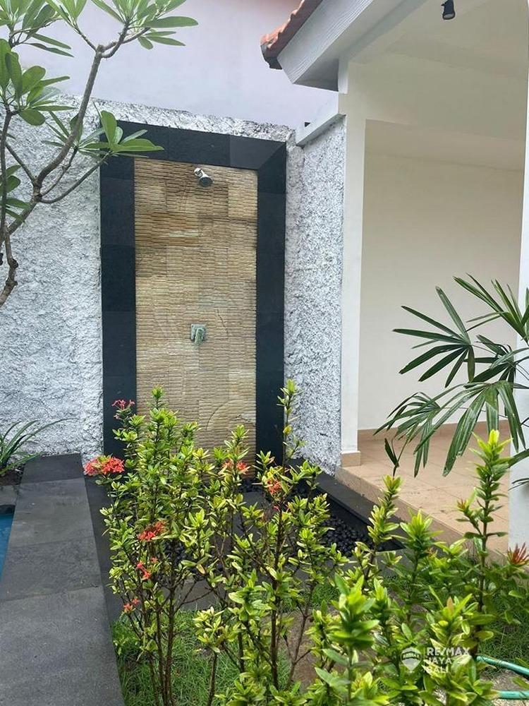 Villa With Balinese Style For Sale, In Sanur Area - 3