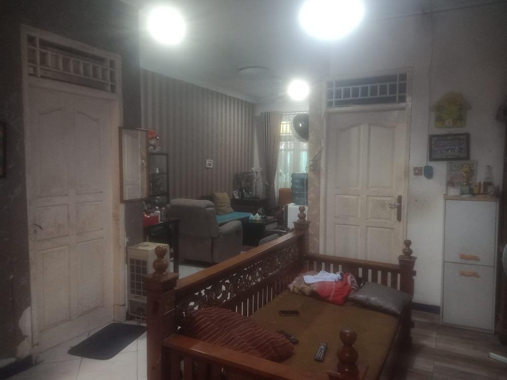  Dijual Rumah Bagus Semi Furnished di Cibodas, Tangerang - 1