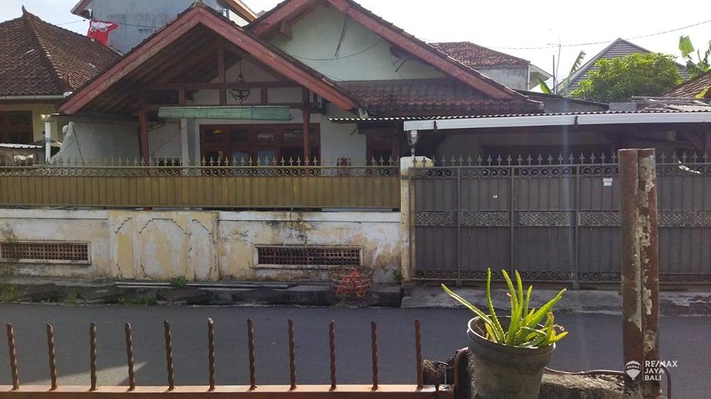 Tanah Bonus Rumah 2 Lantai Dijual, area Denpasar Selatan - 0