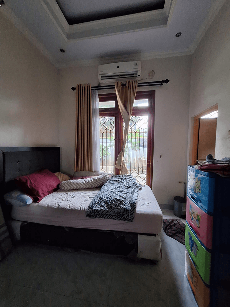 DI JUAL RUMAH BESAR DENGAN HALAMAN LUAS DI JATIJAJAR TAPOS DEPOK - 2