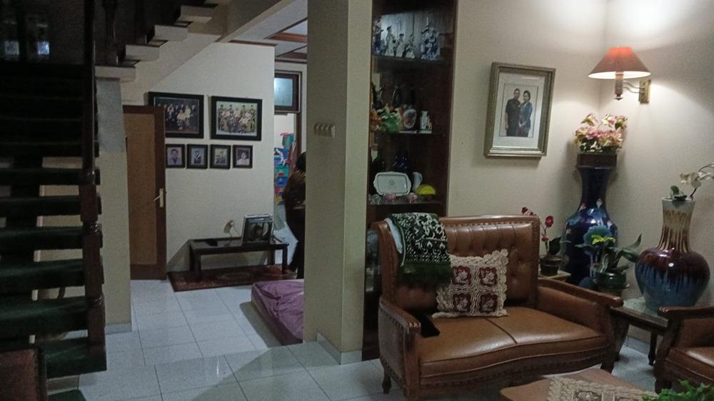 Dijual Rumah Hoek Pulomas Barat Jakarta Timur - 1