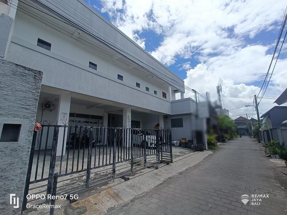Bangunan 3 Lantai Dijual Lokasi Bagus, area Denpasar Barat  - 0