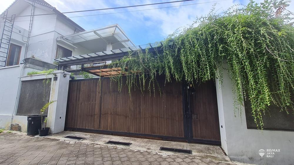 Rumah Semi Villa Disewakan Lokasi Strategis, area Denpasar Barat - 0