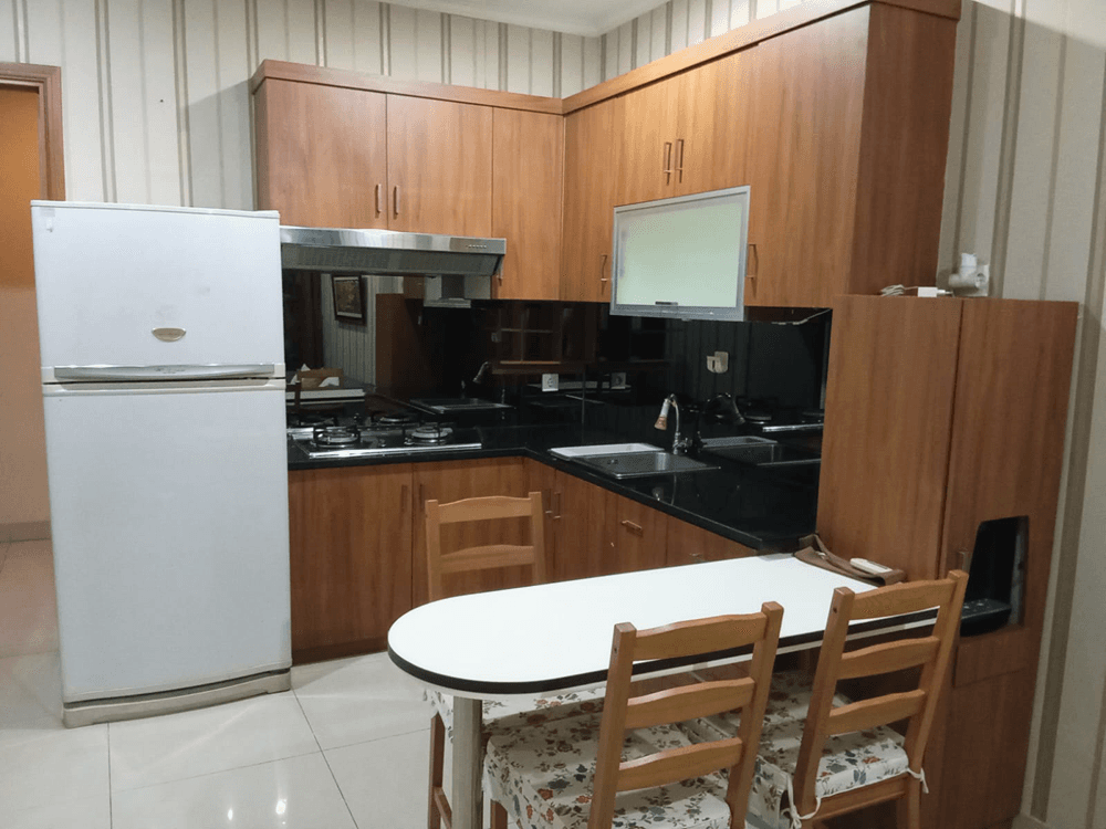 DI SEWAKAN 2BR HAMPTON'S PARK APARTMENT JAKARTA SELATAN FURNISHED - 2