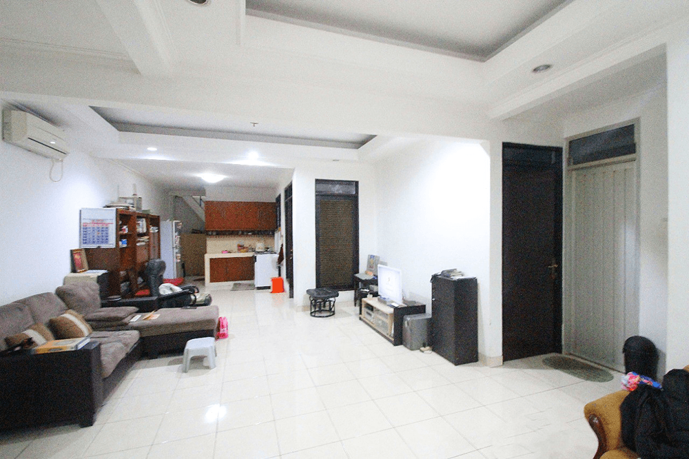 DIJUAL RUMAH ASRI 2 LANTAI KAWASAN GRAHA CINERE DEPOK - 3