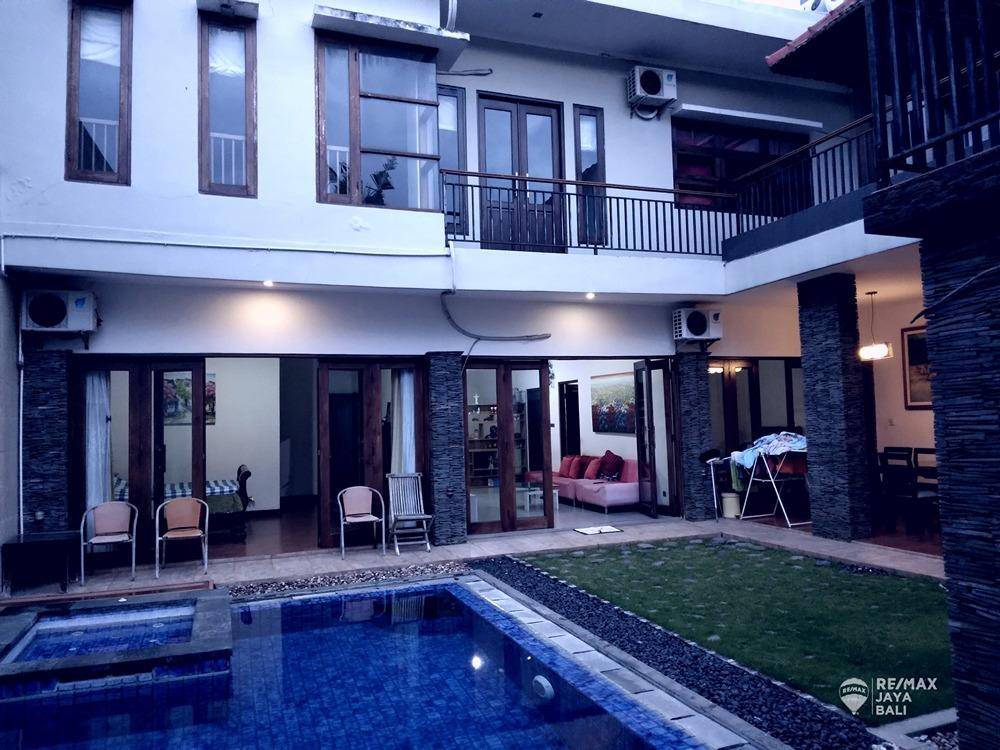 Rumah Konsep Villa Dijual Dekat Mall, area Denpasar Barat - 0