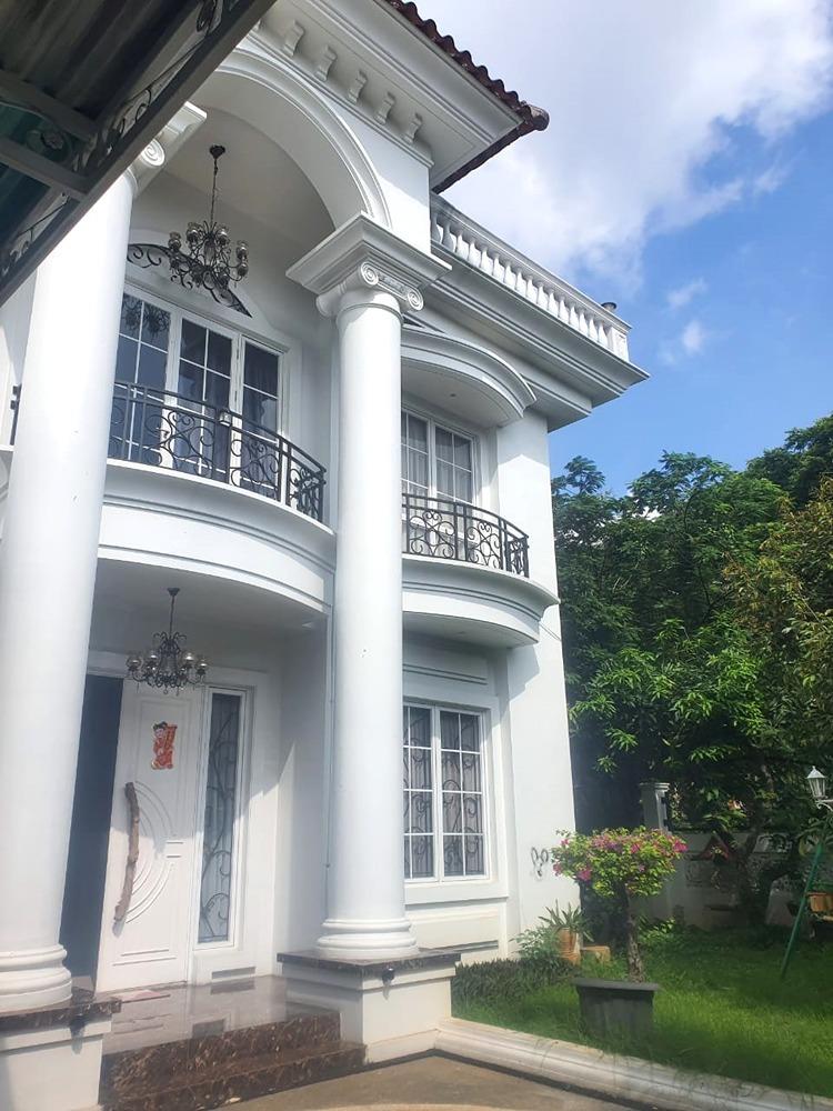 Rumah hoek 2lt 427m type 5KT Royal Residence Cakung - 0