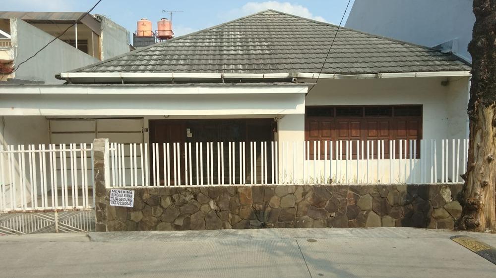 Dijual Rumah tua hitung tanah di Jl Katalia Raya luas 248 m2 Tomang Jakarta Barat - 3