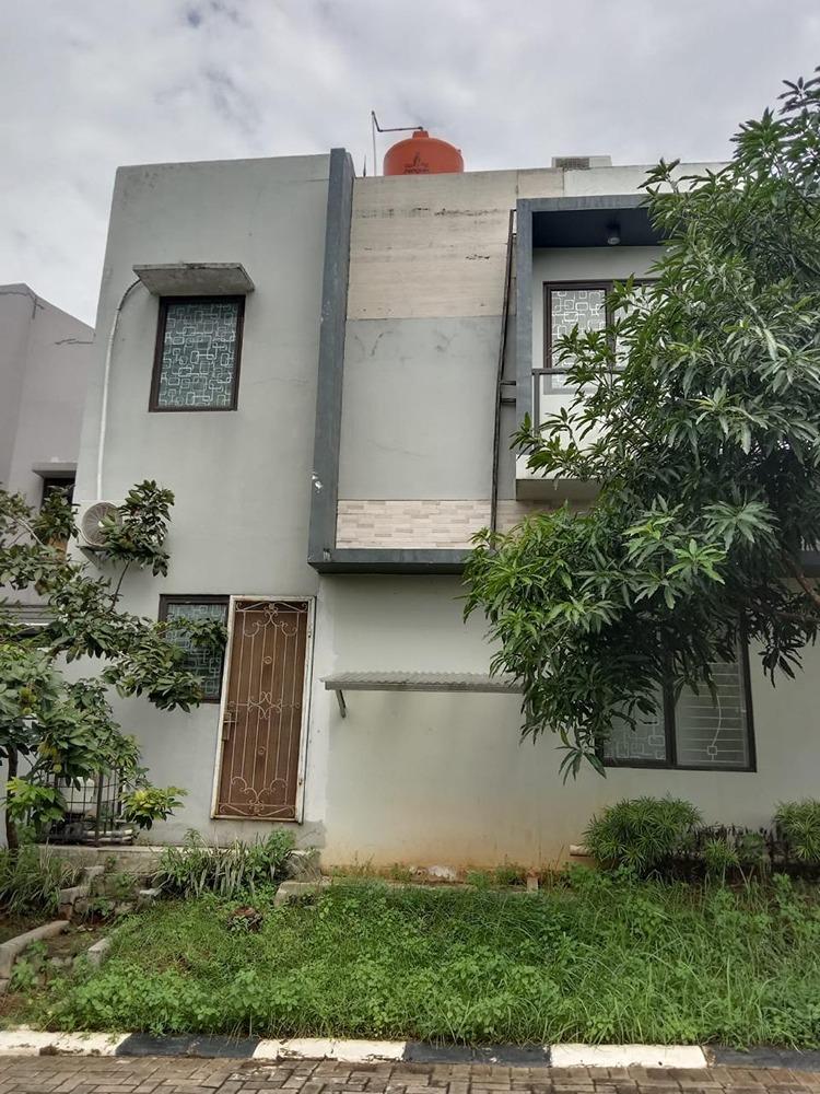 Disewakan Rumah 2 Lantai di Cluster Bumi Biru Serpong, Tangerang - 1