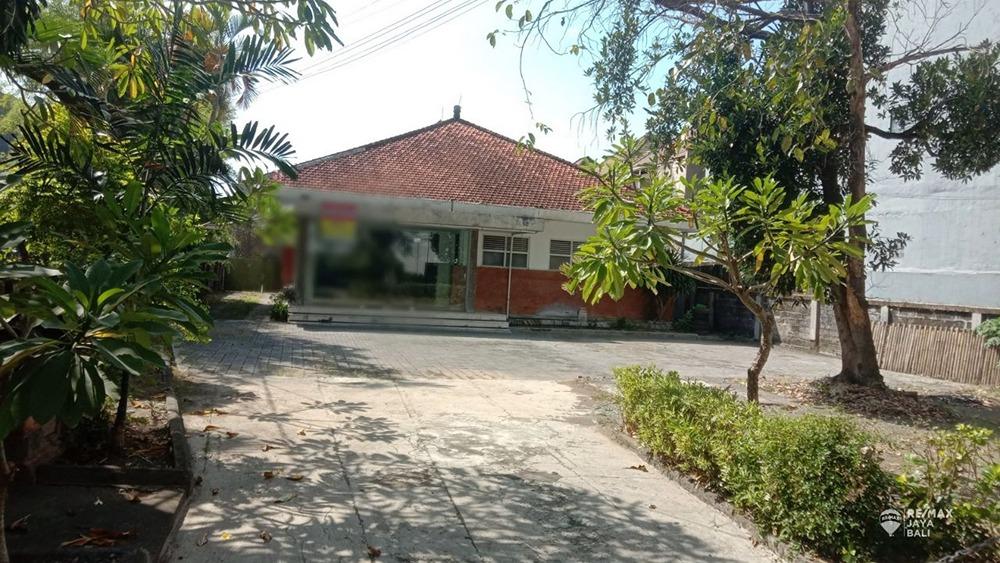 Rumah Lokasi Bagus Halaman Luas Disewakan, area Denpasar Selatan - 0