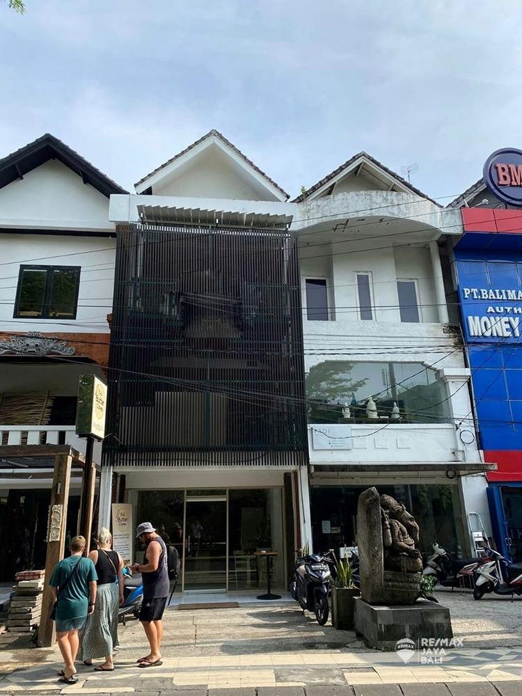 Ruko Dijual Lokasi Bagus, Area Legian - 0